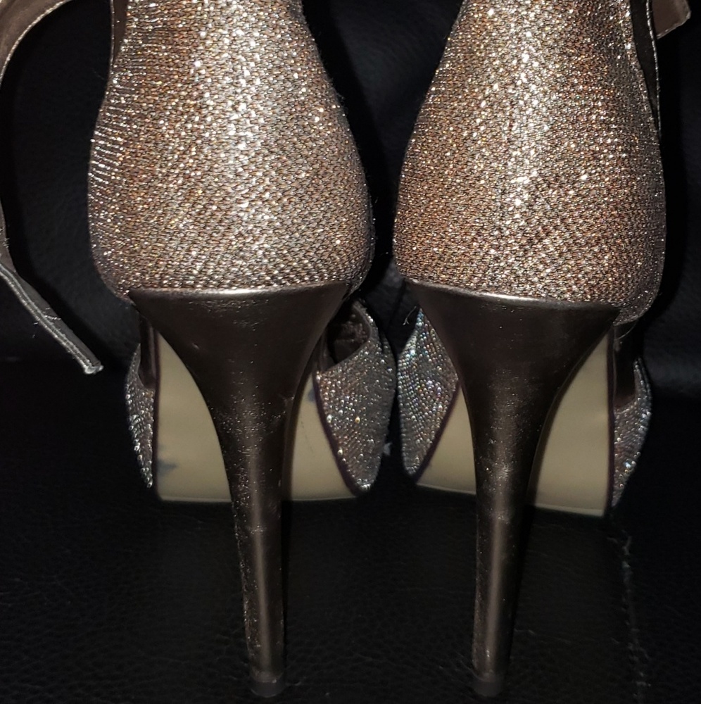 Ankle Strapped Glitter Gold Stalidos - Picture 5 of 6